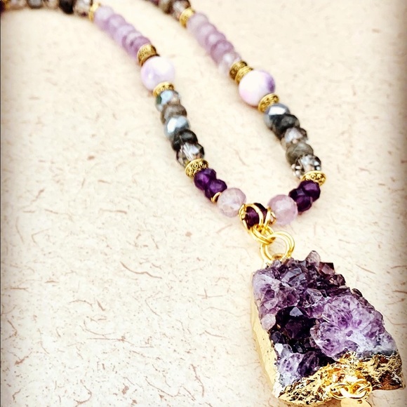 Amethyst, Labradorite, Morganite, Jade & Crystals - Picture 7 of 7